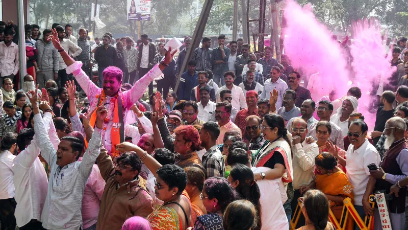 महाराष्ट्र स्थानीय निकाय चुनाव में महायुति का दबदबा, कांग्रेस गठबंधन का हुआ बुरा हाल; देखें सीटों का आंकड़ा