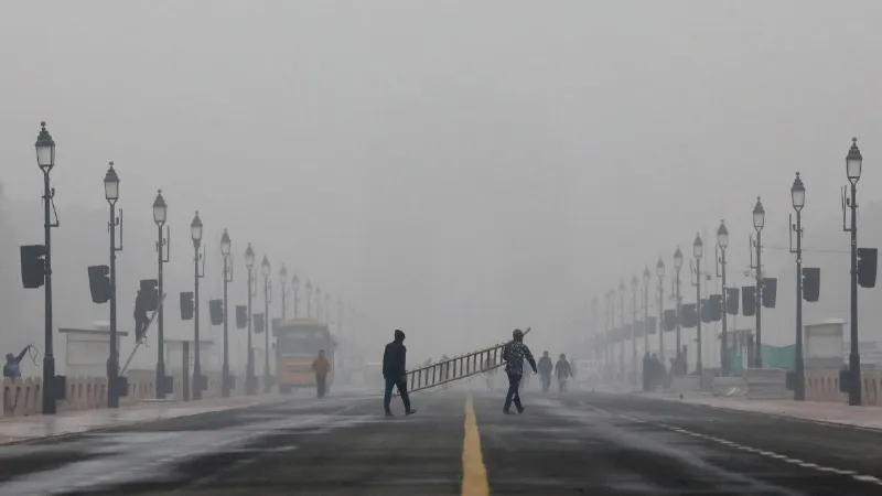Delhi weather: घना कोहरा, जहरीली हवा और लगातार गिरता तापमान... दिल्ली में कोल्ड अलर्ट जारी!