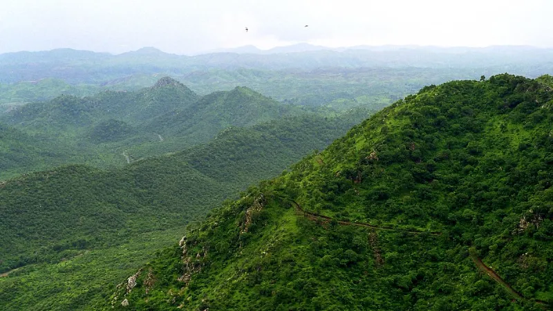 Aravali Hills millions of years old history Silent Guardians Of Rajputs