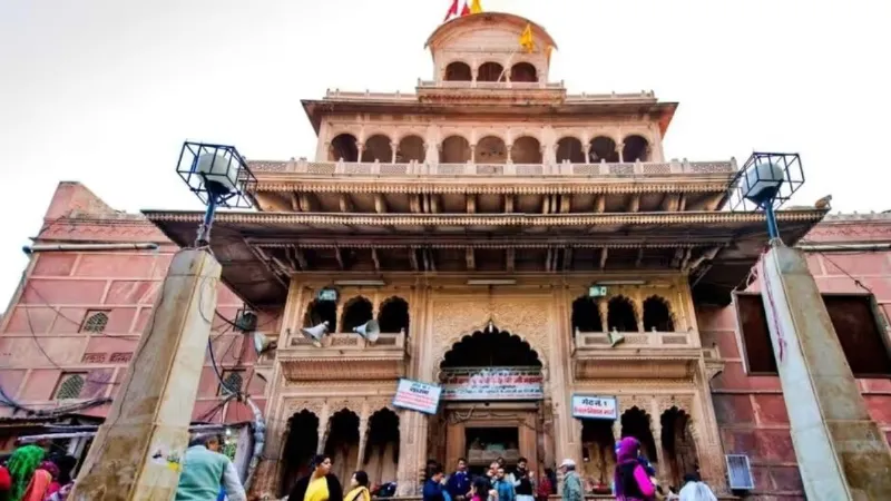 UP: बांके बिहारी मंदिर ट्रस्ट विधेयक बन गया कानून, राज्यपाल ने दी मंजूरी, जानें क्या-क्या बदल जाएगा