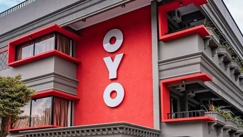 पहले OYO होटल गया शख्स, वॉट्सऐप पर लगाया स्टेटस, फिर किया ऐसा काम, फटी रह गई सबकी आंखें
