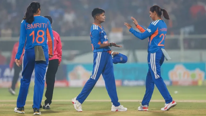 IND W vs SL W: भारत ने श्रीलंका को 7 विकेट से चटाई धूल, इस ओपनर ने 202 के स्ट्राइक रेट से उड़ाया गर्दा