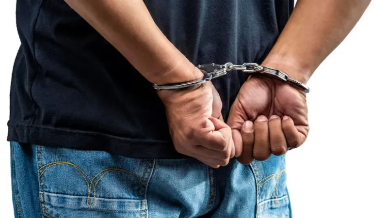 Jamui: हथियार माफिया के खिलाफ पुलिस और STF की बड़ी कार्रवाई, AK-47 सप्लायर फिरोज आलम पटना से गिरफ्तार