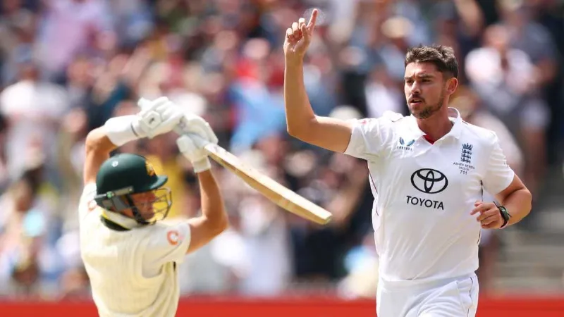 Ashes Test: इंग्लैंड के जोश टंग ने गेंद से बरपाया कहर, ऑस्ट्रेलियाई बल्लेबाजों को किया चारों खाने चित