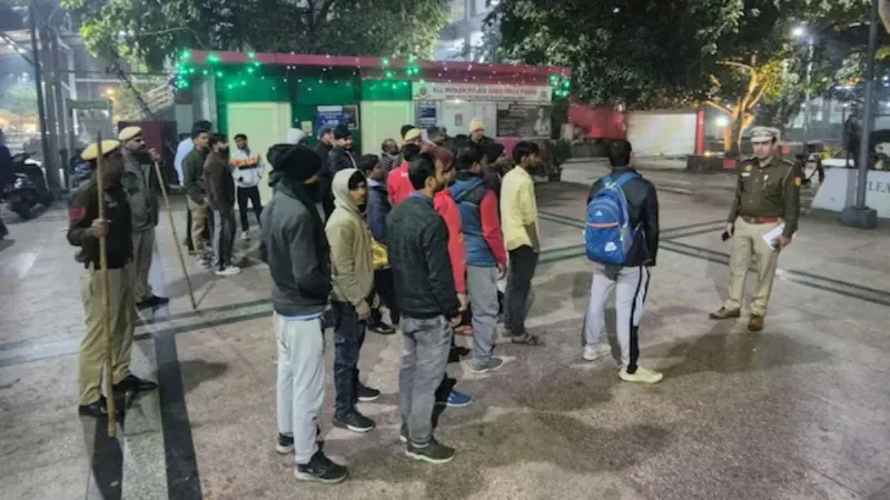 अवैध शराब, 6 किलो गांजा और लाखों रुपए जब्त... दिल्ली में चला ऑपरेशन 'आघात 3.0', 285 लोग गिरफ्तार