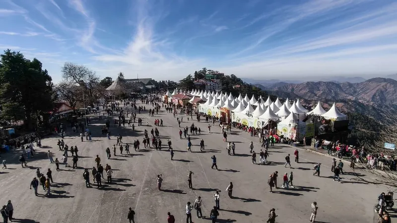 न्यू ईयर पर हिमाचल में जश्न की तैयारी, मनाली से शिमला तक विंटर कार्निवल शुरू, कैसा है मौसम का मिजाज?