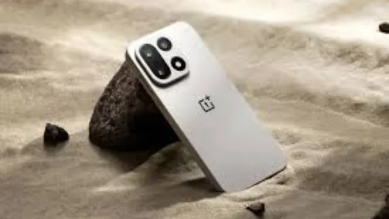 OnePlus का ये दमदार फोन मचाएगा धूम, 9000mAh बैटरी से होगा लैस, जानें कब तक होगा लॉन्च