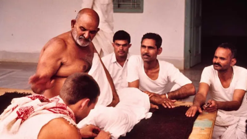 नीम करोली बाबा पर वेब सीरीज बनाने की तैयारी, 20 भाषाओं में होगी रिलीज; देखें पोस्टर
