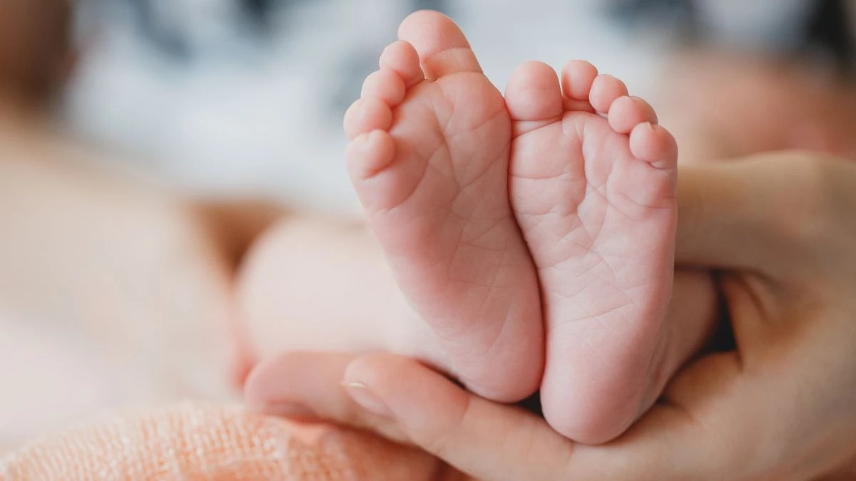 UP: 8 साल की बच्ची बनी 3 बच्चों की मां, औरैया का ये अजीबोगरीब मामला पढ़ हिल जाएगा दिमाग