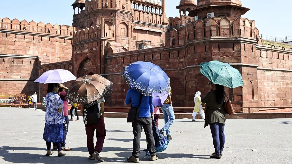 Delhi Weather For the first time in three years people are sweating in March