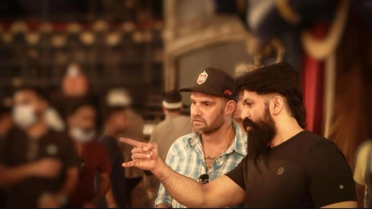 हॉलीवुड के मशहूर स्टंट कोऑर्डिनेटर जेजे पेरी ने की टॉक्सिक की तारीफ, कहा- “यह धमाकेदार है”