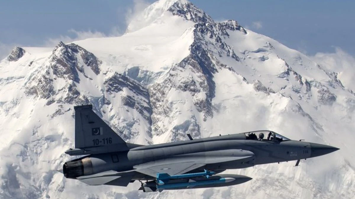 पाक से अजरबैजान की यारी,  JF-17 खरीदने की हो रही तैयारी; आर्मेनिया की भारत के Su-30 MKI पर नजर