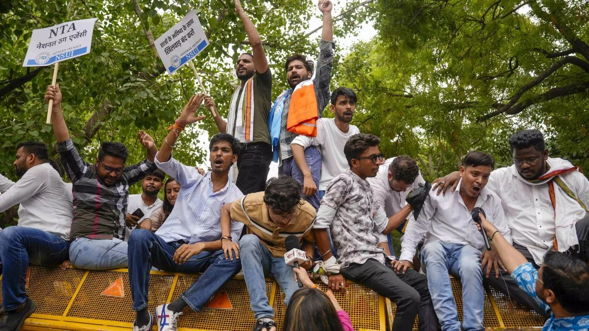 NEET-UG row: सीबीआई को बड़ी सफलता,धनबाद से पकड़ा गया NEET परीक्षा का एक और आरोपी