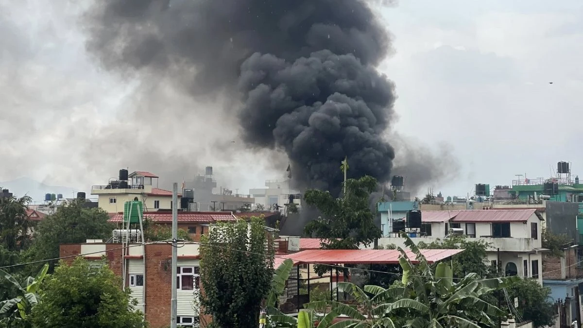 Nepal Protest protestors set fire at pm oli house