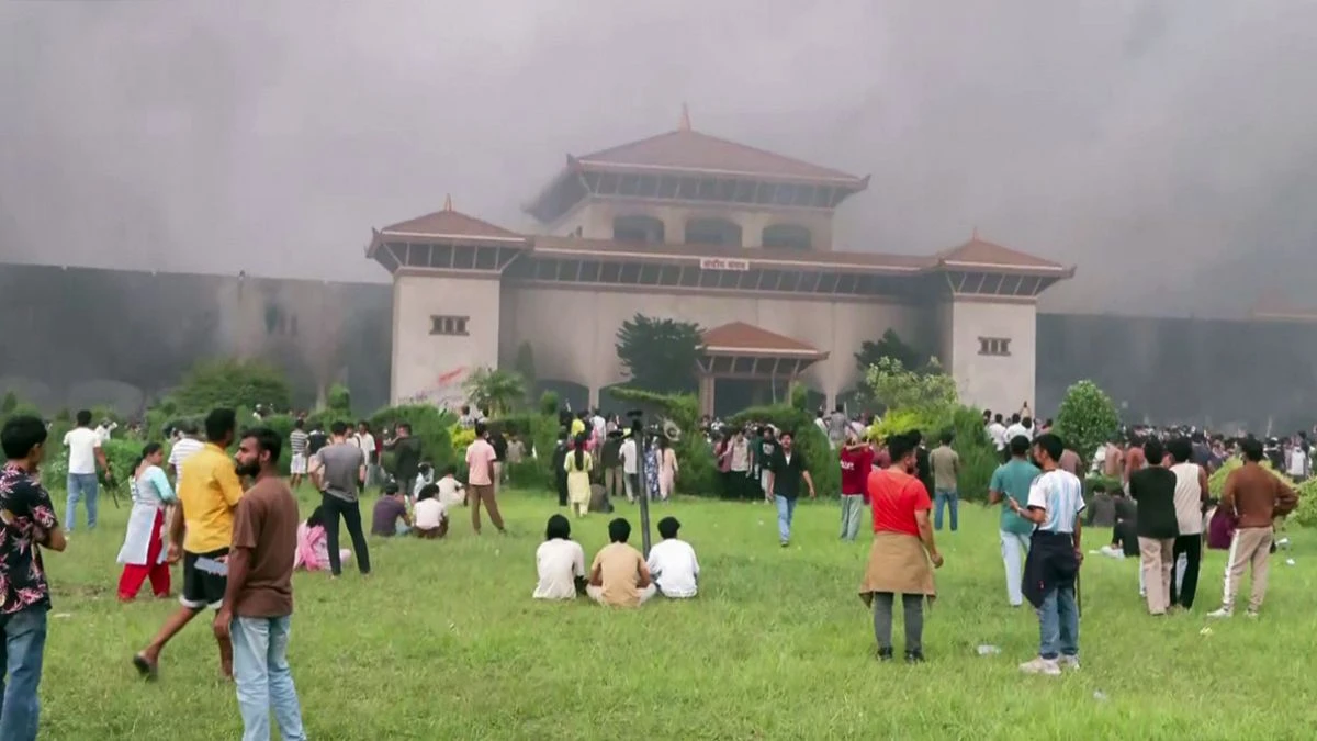 क्या चीन-अमेरिका की लड़ाई की भेंट चढ़ा नेपाल, पड़ोस में तख्तापलट से भारत को कितना खतरा? जानें सबकुछ