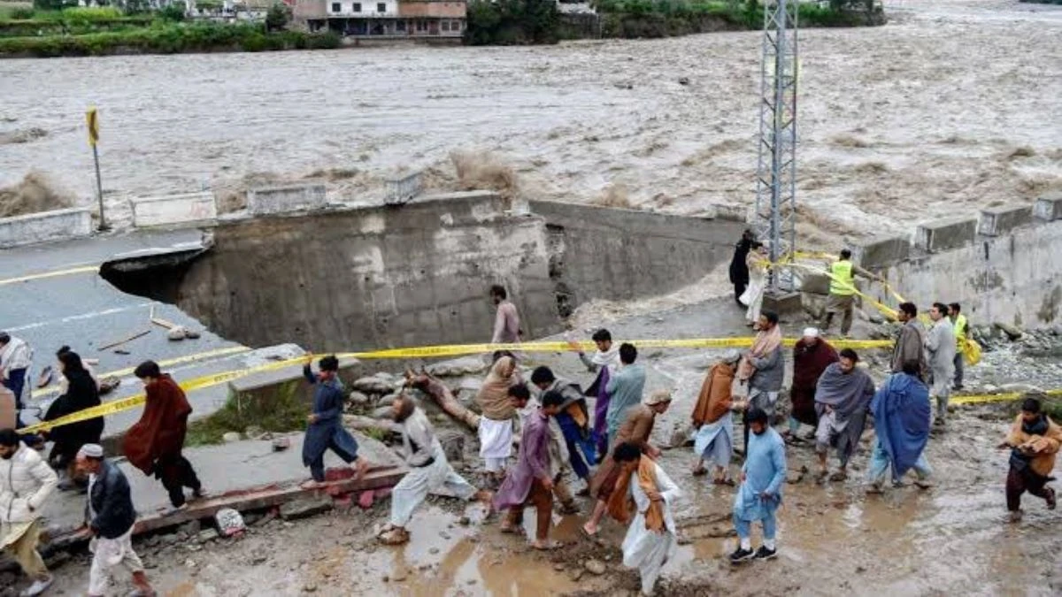 Pakistan flash flood kills 340 people till now due to rainfall
