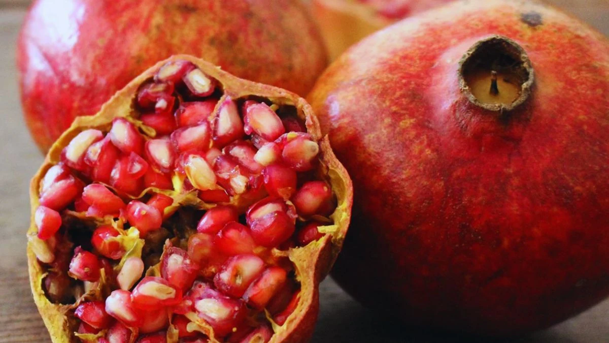Pomogranate: डायरिया जैसी समस्या से हैं पीड़ित तो न खाएं अनार, हो सकती है समस्या!