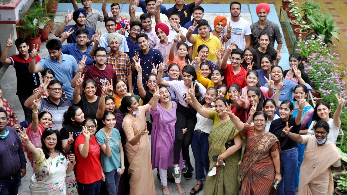 पंजाब बोर्ड 10वीं में 95.61% बच्चे पास, तीन लड़कियों ने मारी बाजी.. मिले 100% मार्क्स, ऐसे करें चेक