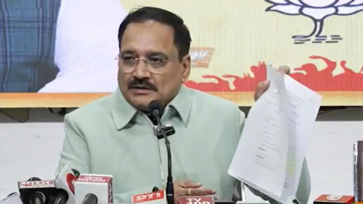 Tumhe Ram naam yaad aa raha hai this is how BJP cornered Kejriwal on Pujari Granthi Samman Yojana