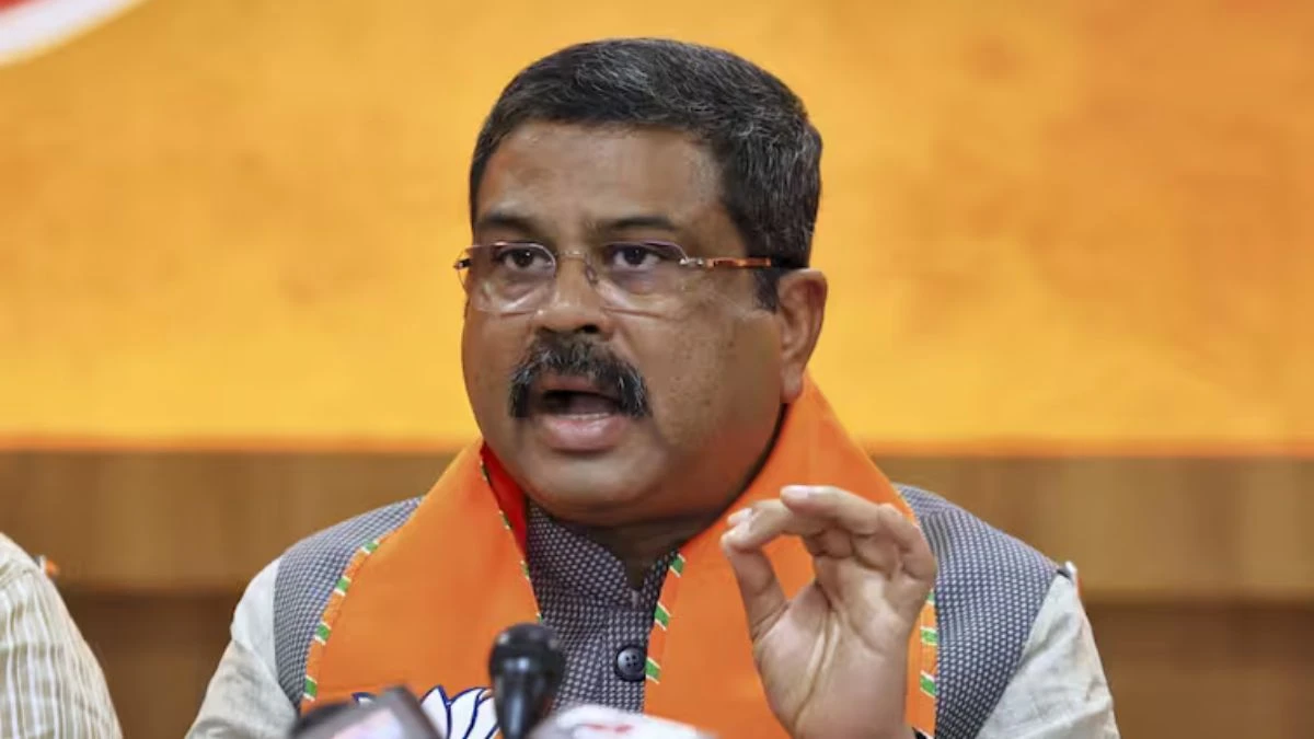 शिक्षा मंत्री धर्मेंद्र प्रधान ने माना Neet परीक्षा में हुई गड़बड़ी, बोले- अफसर दोषी मिले तो छोड़ेंगे नहीं