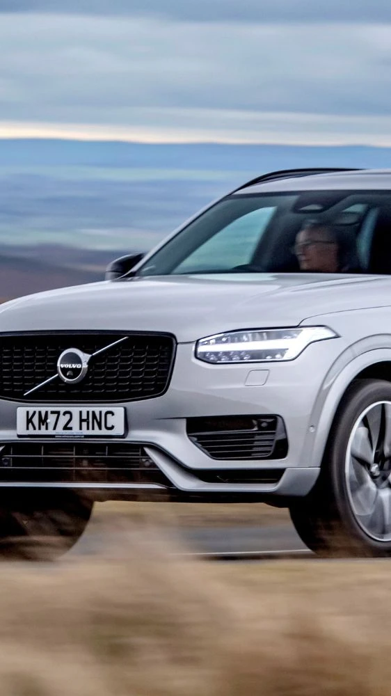 यह फीचर्स आपकी कार को बनाते हैं खास, खरीदने से पहले रखे ध्यान