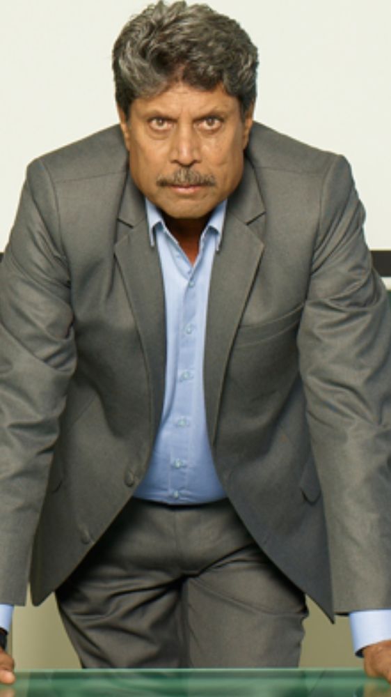 किन बॉलीवुड स्टार्स के बच्चों ने सिनेमा से अलग चुनी राह?