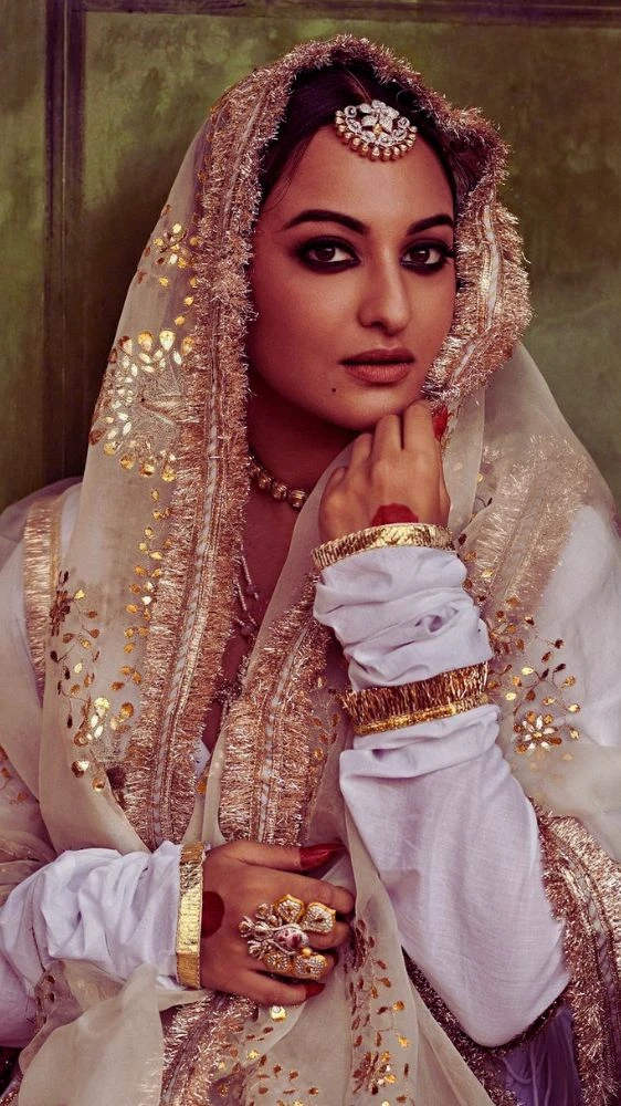 सोनाक्षी से पिता के बाद अब मां हुई नाराज, जानें क्या है मामला