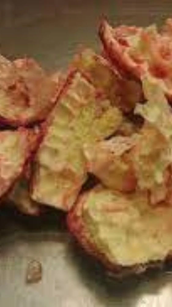 अनार खाने के बाद मत फेंकिए छिलका, बेकार नहीं होते हैं कई फायदे