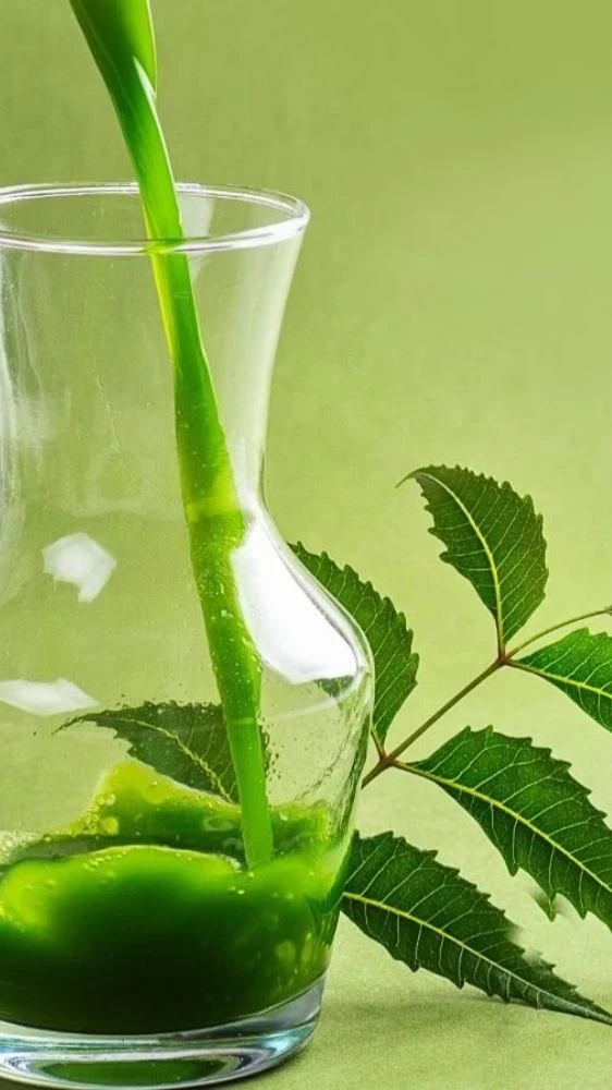 चेहरे पर आएगा ग्लो, बस इस्तेमाल करें ये नीम का पत्ता!