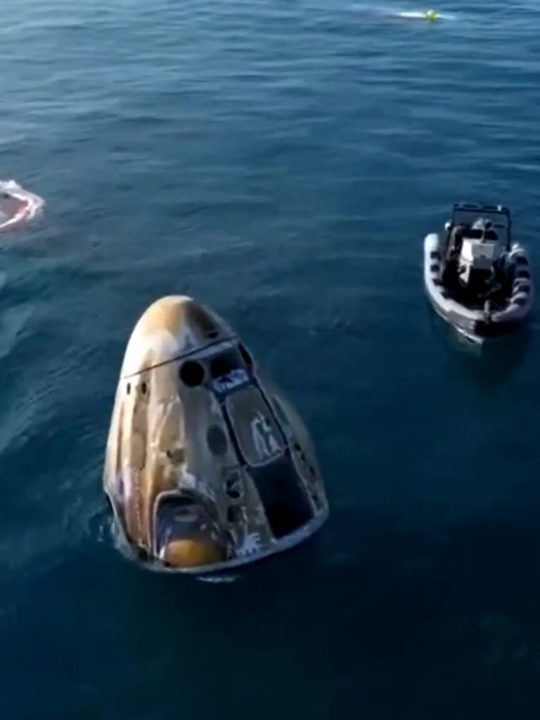 सुनीता विलियम्स ने धरती पर कैसे रखा पहला कदम? देखिए फोटोज सुनीता विलियम्स ने धरती पर कैसे रखा पहला कदम? देखिए फोटोज