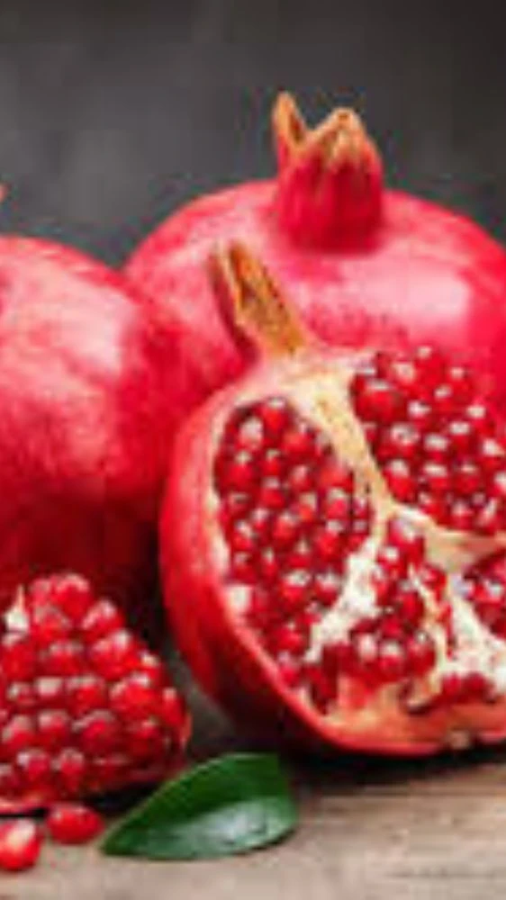 अनार खाने के बाद मत फेंकिए छिलका, बेकार नहीं होते हैं कई फायदे