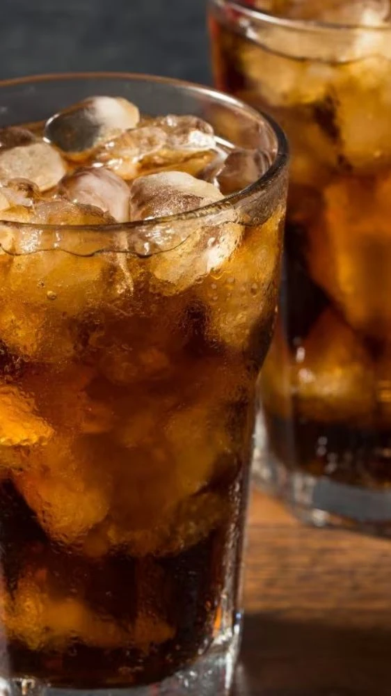 कोल्ड ड्रिंक्स पीना पसंद है तो एक बार जान ले ये नुकसान