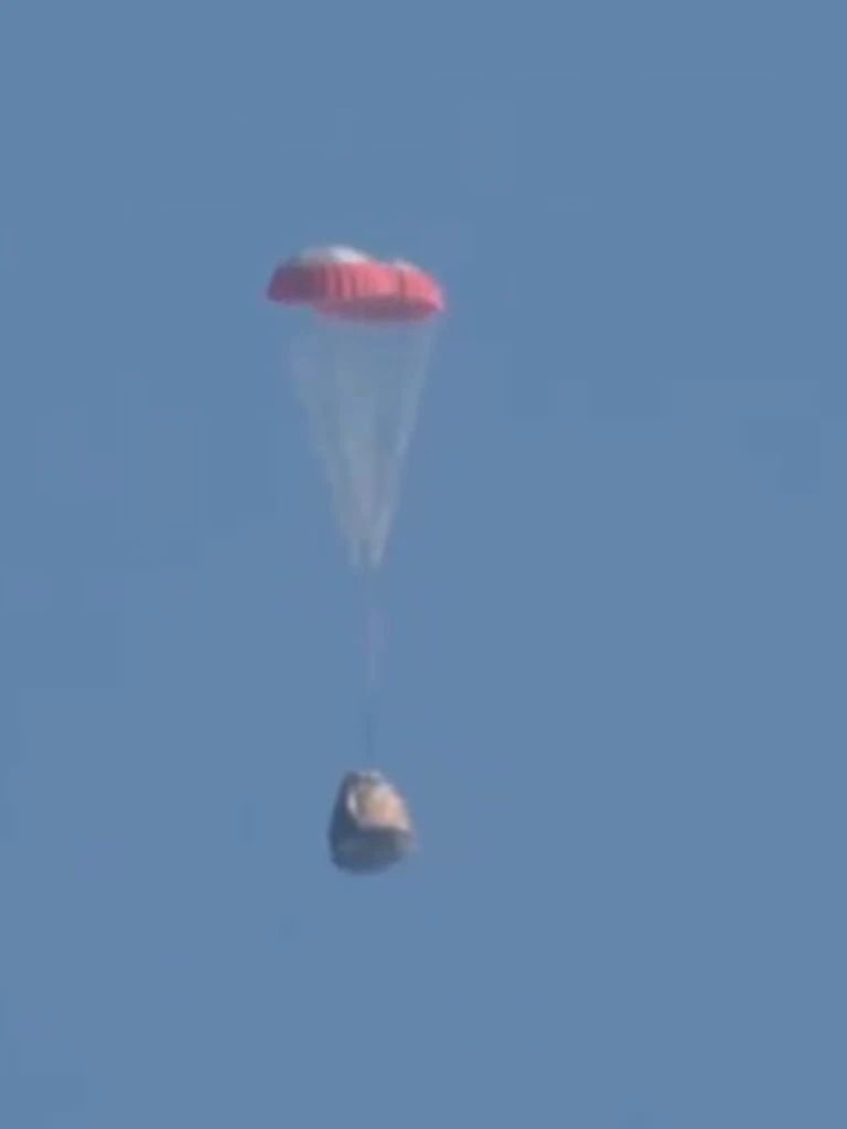 सुनीता विलियम्स ने धरती पर कैसे रखा पहला कदम? देखिए फोटोज सुनीता विलियम्स ने धरती पर कैसे रखा पहला कदम? देखिए फोटोज