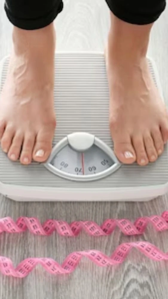 Health Benefits: कच्चे केले खाने से शरीर को मिलेंगे दमदार फायदे, जानें कैसे