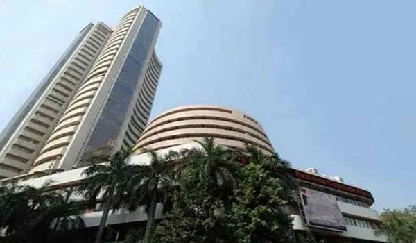 Stock Market: शुरुआती कारोबार में रिलायंस इंडस्ट्रीज, बैंकिंग शेयरों में बिकवाली से सेंसेक्स, निफ्टी टूटे