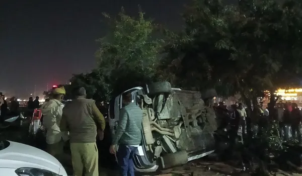 जयपुर की पत्रकार कॉलोनी में भीषण सड़क हादसा, तेज रफ्तार कार ने लिया करीब 20 लोगों को चपेट में, एक व्यक्ति की मौके पर ही मौत