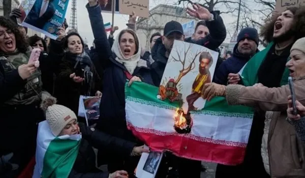 ईरान में 18वें दिन सरकार के खिलाफ प्रदर्शन, 130 घंटे से इंटरनेट और फोन सेवा बंद