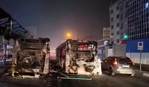 ईरान में लगातार बिगड़ते जा रहे हालात... तनाव के बीच एयरस्पेस किया बंद, भारत ने अपने नागरिक को लेकर जताई चिंता