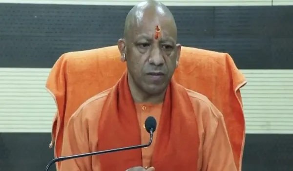 सीएम योगी ने की काशी विश्वनाथ मंदिर में पूजा-अर्चना, बोले- काशी के प्रति हर भारतवासी रखता है अपार श्रद्धा का भाव