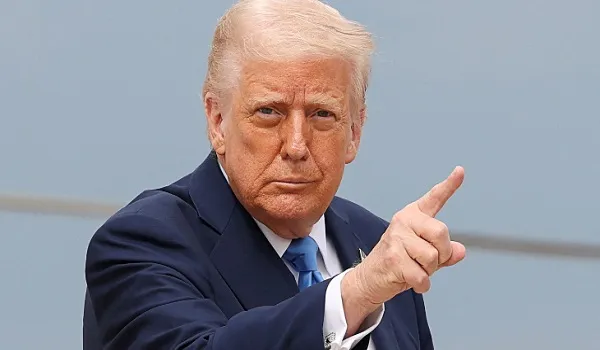 ट्रंप की घोषणा के बाद ईरान से भारतीयों को लाने का कार्यक्रम टला, ओमान, सऊदी अरब, कतर की मध्यस्थता के बाद ट्रंप ने फैसला बदला 