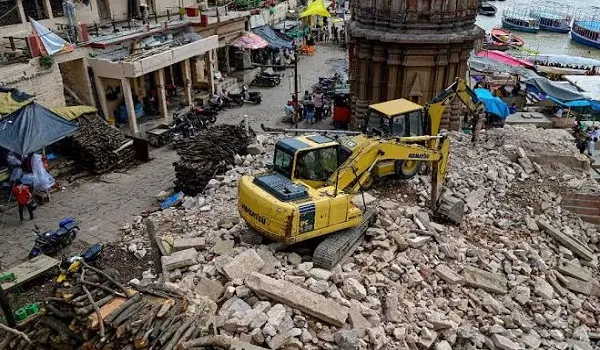 मणिकर्णिका घाट की AI से बनी फोटो प्रसारित करने का मामला, दो सांसदों समेत 8 को नोटिस जारी