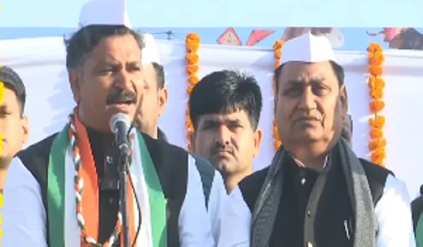 बड़ी चौपड़ पर कांग्रेस का गणतंत्र दिवस कार्यक्रम, नेता प्रतिपक्ष टीकाराम जूली ने फहराया बड़ी चौपड़ पर तिरंगा