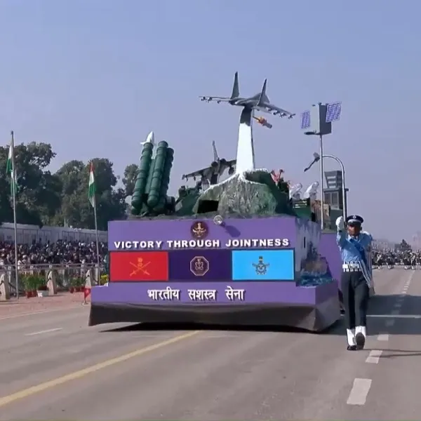 Republic Day 2026: देश मना रहा 77वां गणतंत्र दिवस, कर्तव्य पथ पर समारोह की कुछ झ​लकियां