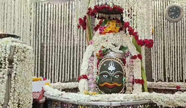 महाकाल मंदिर गर्भगृह में VIP प्रवेश से जुड़ा मामला, सुप्रीम कोर्ट ने हस्तक्षेप से किया इनकार