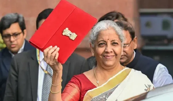 Union Budget 2026: संसद में आज पेश होगा देश का आम बजट, टैक्स सरलीकरण और महंगाई से राहत पर खास फोकस की उम्मीद