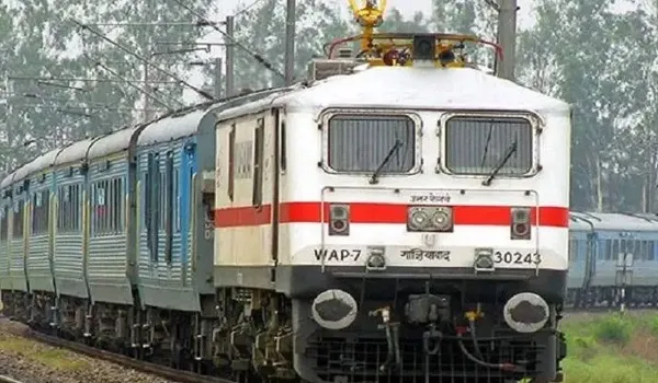 Union Budget 2026: 7 हाईस्पीड रेल कॉरिडोर बनाए जाएंगे, सी प्लेन बनाने वालों को दिया जाएगा सपोर्ट, वित्तमंत्री निर्मला सीतारमण पेश कर रहीं बजट