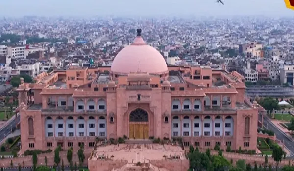 VIDEO: राजस्थान विधानसभा में प्रश्नकाल में गरमाए मुद्दे,  चिकित्सा के सवाल पर विपक्ष का वॉकआउट हुआ, नेता प्रतिपक्ष और दोनों डिप्टी CM में जमकर बहस 