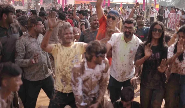 ट्रियोम क्लब द्वारा धुलेंडी पर सूरत में धूमधाम से हुआ ‘मडफेस्ट’  का आयोजन