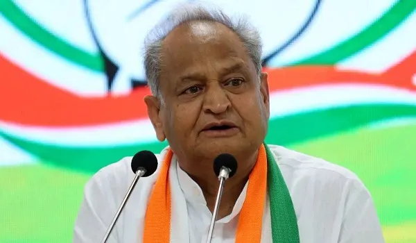 अशोक गहलोत का बयान, LPG सिलेंडर की किल्लत से आमजन त्रस्त, ऐसे समय में सरकार को अन्नपूर्णा रसोई का विस्तार कर राहत देनी चाहिए