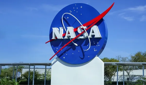 NASA ने आर्टेमिस चंद्र कार्यक्रम में बड़े बदलाव की घोषणा की, 2028 तक अमेरिकियों को चंद्रमा पर उतारने का लक्ष्य बरकरार